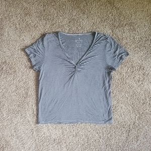 AEO - XL - soft & sexy - cropped tee